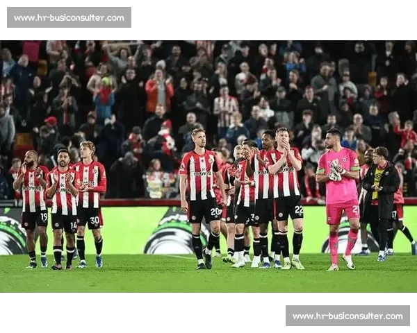 以高位逼抢为核心的现代足球战术体系与攻防效率革新解析与实践路径